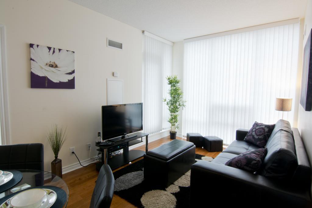 Maplewood Furnished Suites Μισισάουγκα Δωμάτιο φωτογραφία