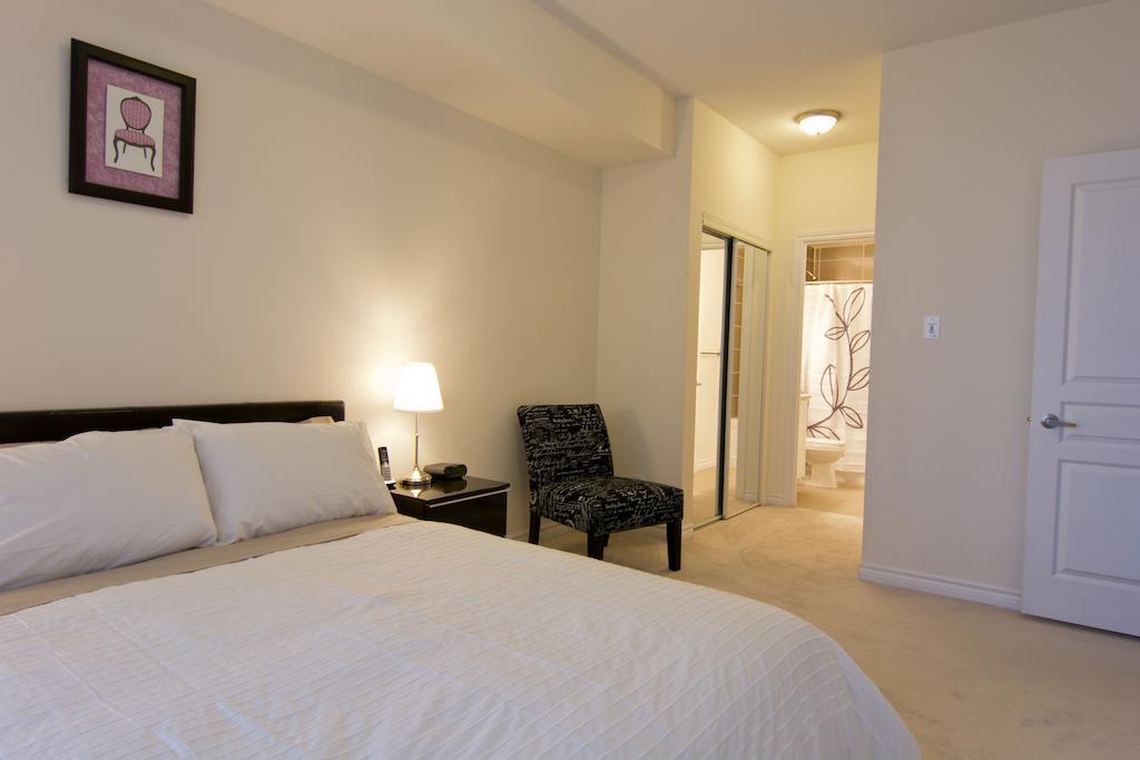 Maplewood Furnished Suites Μισισάουγκα Εξωτερικό φωτογραφία