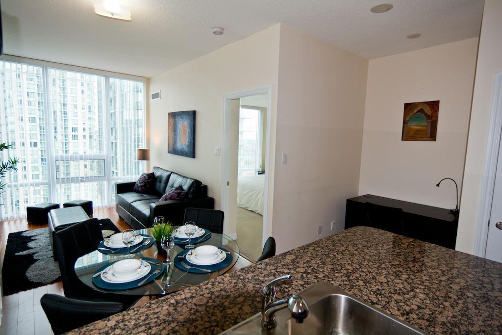 Maplewood Furnished Suites Μισισάουγκα Εξωτερικό φωτογραφία